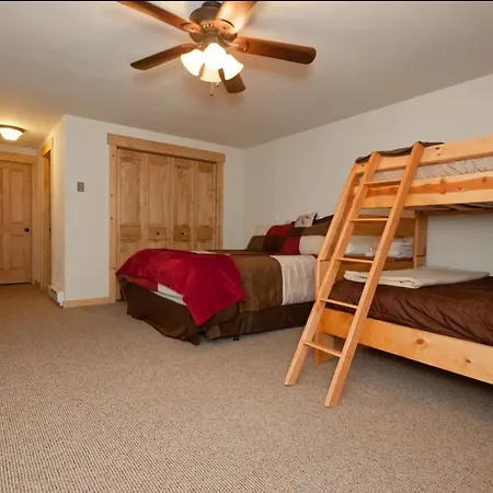 Cozy Townhouse On The Main Bus Line Villa Breckenridge Exterior photo