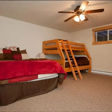 Cozy Townhouse On The Main Bus Line Villa Breckenridge Exterior photo